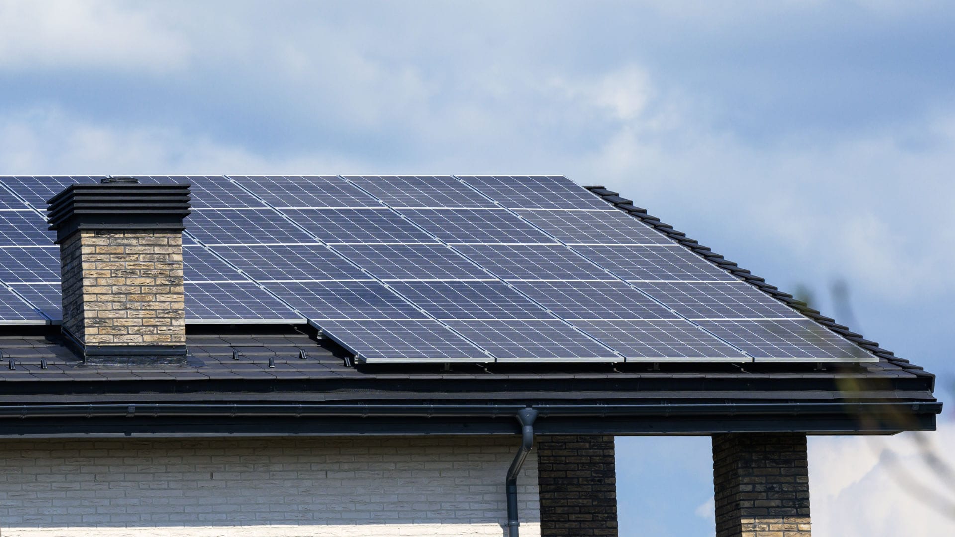 Tsrf Solar Panel Example Medicine Hat Solar Experts | No Limit Exteriors